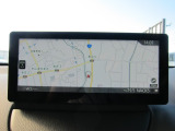 マツダコネクトナビです。手元を見ずに操作できるコントローラーやハンズフリーにより運転に集中して走りをお楽しみ頂けます。Bluetooth/AUXにも対応しています。