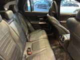 車両は屋内展示しておりますので天候に関係なくごゆっくりコンディションご確認頂けます。車両を倉庫へ保管している場合が御座いますのでご来店前に在庫確認頂けると幸いです。TEL072-784-8800