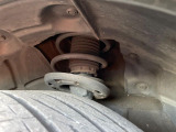 お車を安心してお乗りいただく為には、足回りの定期点検が欠かせません。サービスサポート(有償保証)では無料点検もご提供しており、安心のカーライフをお過ごしいただけるサポート体制が整っています。