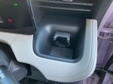 運転席・助手席にドリンクホルダーが付いてとっても便利です。