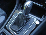 操作しやすいシフトレバーは使用感も少なく、スムーズなシフトチェンジが可能。コンディション良好です。