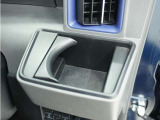 ◆ドリンクホルダー◆手の届きやすい場所にドリンクホルダーがあり、とても便利です。
