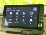 CD・DVDやラジオ、テレビなど、選べる音源が画面に並びます。お好みのメニューを見つけやすく、普段の移動時間に合わせて音楽や放送を楽しめる便利な装備です。