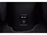 非常時やキャンプなどに役立つAC100V(1500W)コンセント付きです。