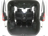 【シートアレンジ可能】ゆとりあるワイドな車内空間は、ドライブを始め買い物やレジャーなど、幅広く活躍します。一人でもみんなとでもお出かけを楽しみましょう!