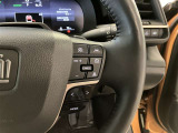 ハンドル右側にパドルシフトスイッチ・クルーズコントロールスイッチ・LTA(レーントレーシングアシスト)スイッチ・オーディオ操作スイッチが付いています。