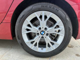 BMW純正アルミホイールです。納車時にはアルミホイールコーティングも承っております!是非ご検討下さいませ。
