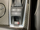 電動パーキングブレーキ&ブレーキホールド☆HOLDスイッチを押しシステムONの状態にしておくことで渋滞や信号待ちなどでブレーキを踏んで停止した時保持してくれる。