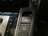 電動パーキングブレーキ&ブレーキホールド☆HOLDスイッチを押しシステムONの状態にしておくことで渋滞や信号待ちなどでブレーキを踏んで停止した時保持してくれる。