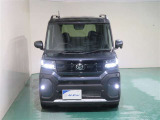 明度の高いLEDヘッドライトで、夜間の運転も安心です。