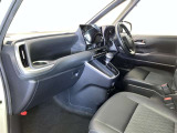 見通しのよいすっきりとした視界で、誰でも運転しやすいです。運転のしやすさは疲れにくさにも繋がりますよ♪