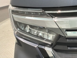 LEDヘッドライトは、点灯の瞬間から最大光量を発揮し、突然暗くなるトンネルなどでの安定感を高めます。