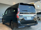 細い道を通る時や駐車時、うっかり車をこすってがっかり。。こちらの車は障害物センサー装備していますので警告音で知らせてくれるので、安心です!