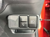 オートマチックハイビームとは、先行車や対向車のライトを認識し、ハイビームとロービームを自動で切り替える機能です。夜道の視界を確保します。詳細は販売店スタッフまでおたずねください。
