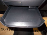 収納トレイ 運転席側