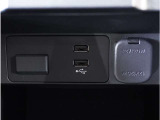 【USB接続】USB接続も可能です。スマートフォンと連動して音楽も再生可能です。