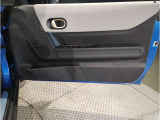 当社MINI認定中古車は全車保証付きでございます。また保証料金や整備費用はお見積書内の諸費用・税金に追加計上する事はございません。認定中古車保証付きのお支払総額でお見積りご依頼の上、他店とお比べください
