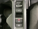 パーキングブレーキは指一本で操作可能な電子制御パーキングブレーキを採用しています。