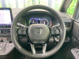 【純正革巻きステアリング】上質な革を使用することで、手にしっかり馴染みとても運転しやすいハンドルです♪