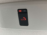 SOSコールは、急病時や危険を感じた時などにコールスイッチを押すと、専門のオペレーターが警察や消防への連携をサポートします。また、エアバック展開時は自動通報されます。