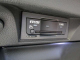 《ETC2.0車載器》 グローブボックス内にスマートに配置されています。高速道路の利用に便利な人気装備です!