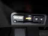 ETC付。高速道路の料金所はキャッシュレスで通過です。サービスエリア等にあるスマートインターの出入りも利用可能でとっても便利。ご納車後すぐにお使い頂けるようセットアップしてのお渡しとなります。