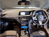 ☆センターパネルを運転席側に僅かに傾けたBMW独特のインパネ☆【駆け抜ける歓び】はここからもスタートしております☆