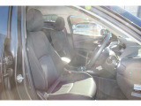 フロントシートの様子。快適な運転をサポ-トします☆