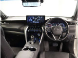 オシャレなインテリアで運転する気分も盛り上がりますよね^^
