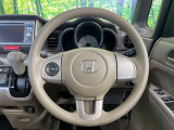 インテリアに合わせたデザインのステアリングは、運転される方のことも考え、運転しやすい形状、大きさです。是非一度、実際に触ってお確かめください。