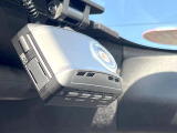 【ドライブレコーダー】ドライブレコーダー装備!走行中はもちろん、あおり運転や事故に遭遇した際、映像で記録し、万一のリスクに備えます。※記録用SDカードはお客様ご自身でご準備いただく必要があります。