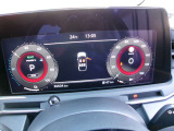 メーター中央に、様々な車両情報を表示してくれる、ディスプレイがついています。