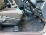 ■運転席の足元周りです!