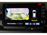 車両を上から見たような映像表示するパノラミックビューモニター付き!
