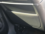 車両の詳細、ご質問につきましては、営業スタッフまでお気軽にご連絡下さいませ。遠方のお客様には実車の詳細動画送信も承ります。お問合せをお待ち致しております。