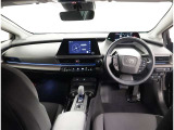オシャレなインテリアで運転する気分も盛り上がりますよね^^