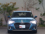 ●今やオールLEDヘッドライトはAudiを象徴する装備でございます。シングルフレームグリルとの組み合わせでフロントマスクが、より一層際立ち周囲からも視線を浴びます。