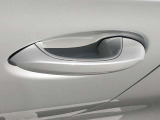 車両の詳細、ご質問につきましては、営業スタッフまでお気軽にご連絡下さいませ。遠方のお客様には実車の詳細動画送信も承ります。お問合せをお待ち致しております。