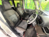運転席まわりには十分なスペースがあり、大柄な方でもゆったり運転していただける環境です。