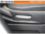 運転席シート上下アジャスター付き。ドライバーの背丈に合わせて調整できます。