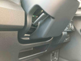 チルトハンドルで運転する人にハンドルの高さが調整出来ます。