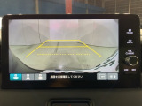 リアカメラ付で、後方をナビ画面で確認。車庫入れも安心です。もちろん、バックギアと連動しています。