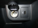 アクセサリーソケットが装備されておりますので電源をとる事も出来ます♪