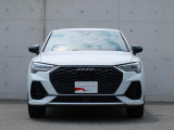 一目でAudiだと分かる特色を持つフロントマスク。