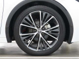 機能、デザイン性に優れている純正アルミホイール!