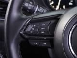 【ステアリングスイッチ】運転中、前方から目線をそらすことなく、オーディオ等の操作が可能な便利機能。安心&快適ドライブにはマストな装備。