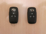中古車としてスマートキーが2個あるのは重要なチェックポイント!両側の電動スライドドアの開閉ボタンも付いています。離れたところからの開け閉めや、手荷物があるときに便利です♪