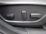 【パワーシート】シートの前後スライド・背もたれのリクライニングを電動で調節出来ます!運転時の快適なポジションの微調整にお役だたせ下さい。