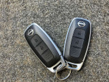 【インテリジェントキー】広い駐車場でどこに止めた分らない時!リモコンスイッチボタンを押すとクルマがピッと音とハザードランプで応えてくれます!