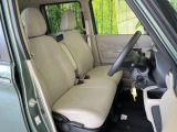 運転席シート廻りは使用感も少なく、良好な状態となっています。丁寧に使われていたことがよくわかりますね。